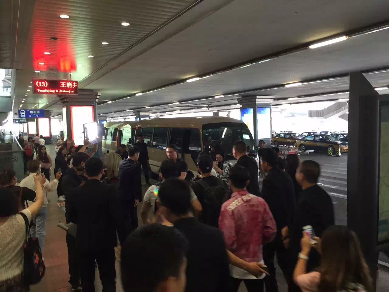 北京汽車租賃 北京汽車租賃